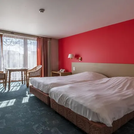 Hotel La Des Roses 3*