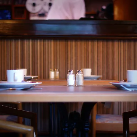 La Des Roses Hotel 3*